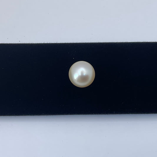 14-15mm Cream Color Button Shape
